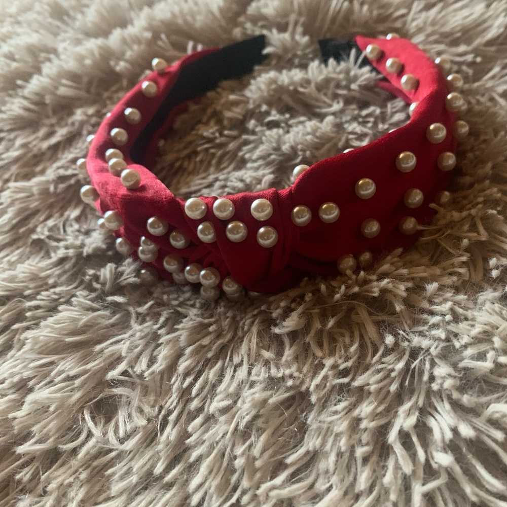 New red pearls headband - Picture 3 of 5